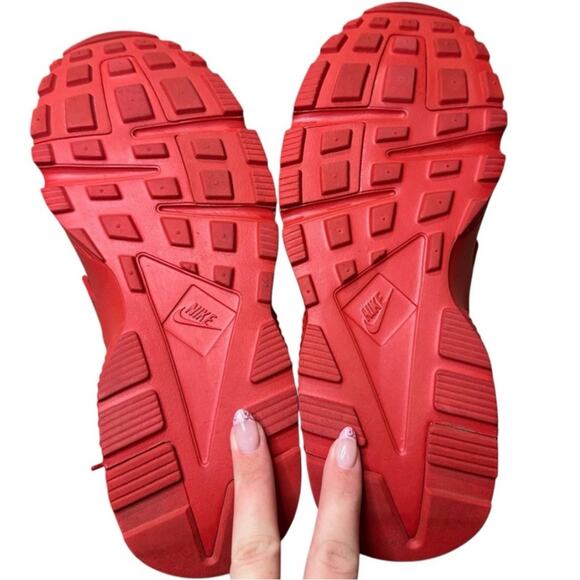 Nike Air Huarache Triple Red Sneakers Size 5.5/6 - Picture 5 of 6